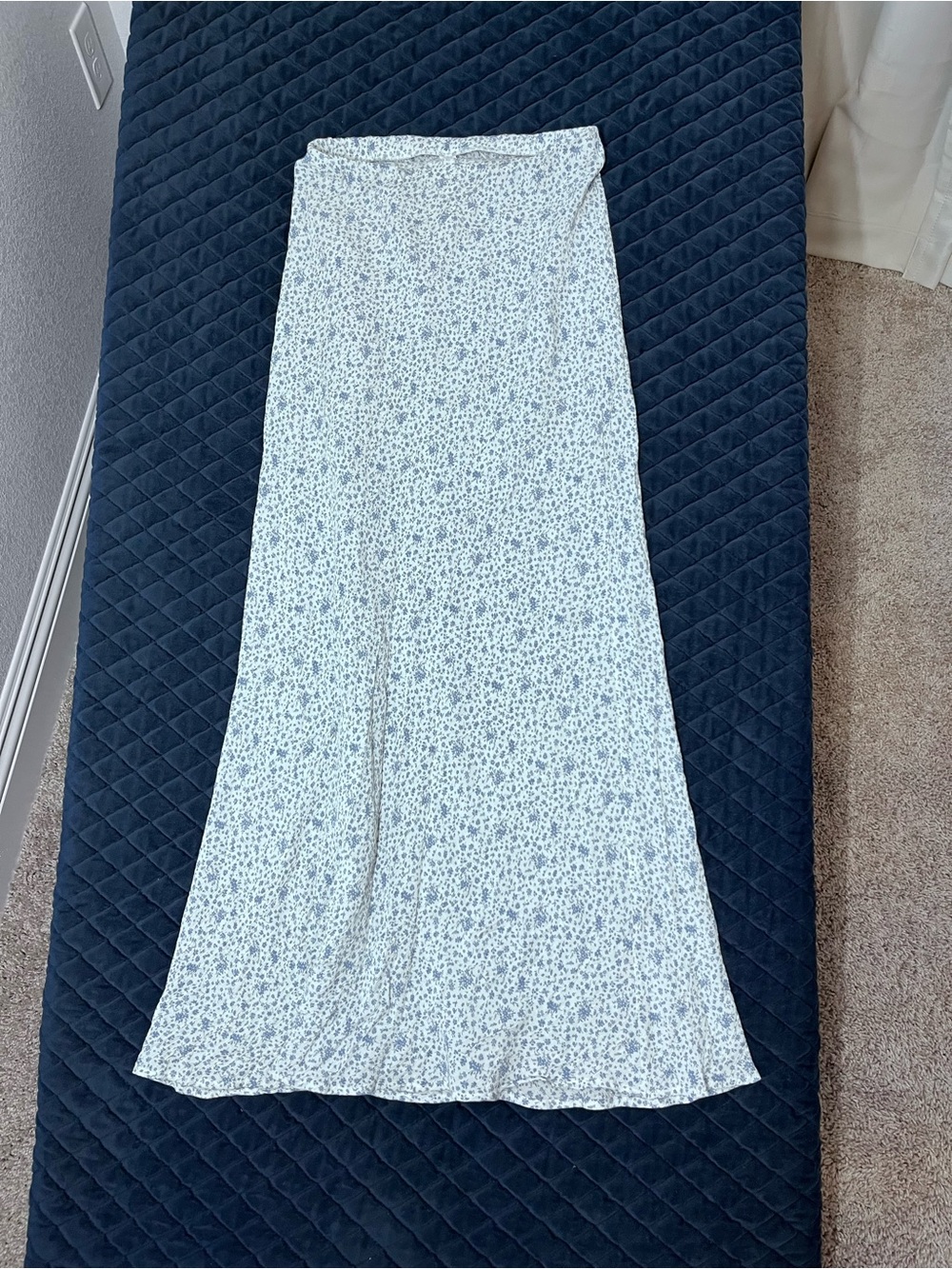 mahina Light Blue Floral Maxi Skirt - Lightweight - Women’s M - Elastic Waist
